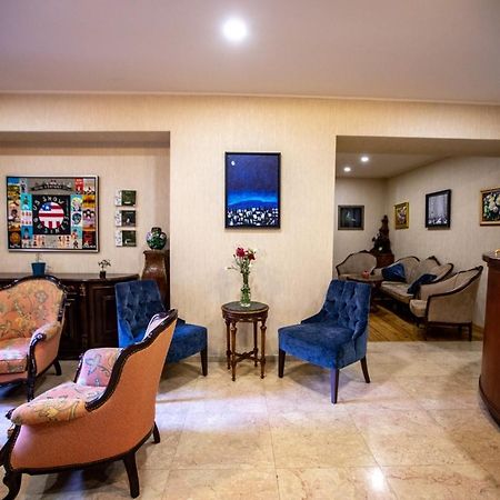 Hotel VIP Tbilisi Buitenkant foto