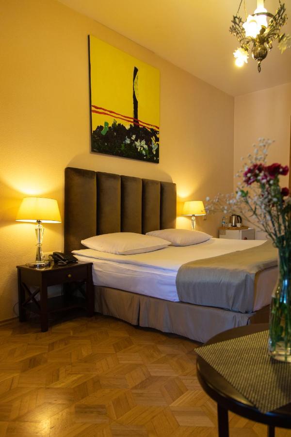 Hotel VIP Tbilisi Buitenkant foto