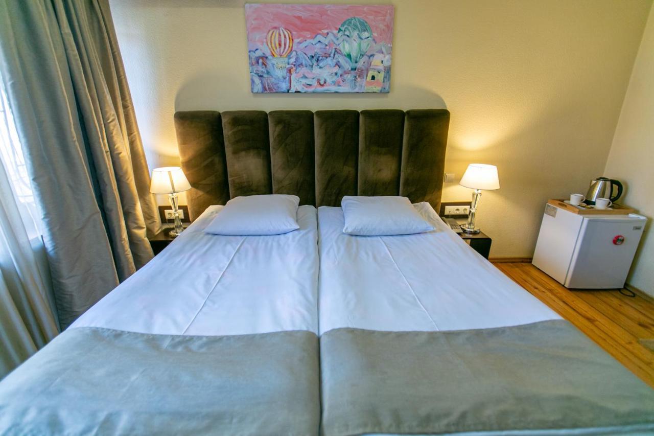 Hotel VIP Tbilisi Buitenkant foto