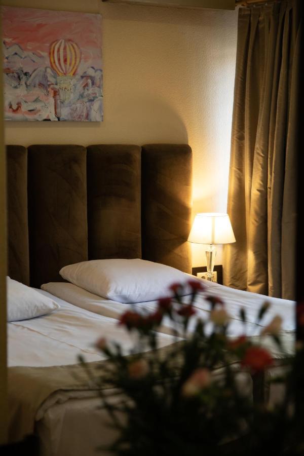 Hotel VIP Tbilisi Buitenkant foto