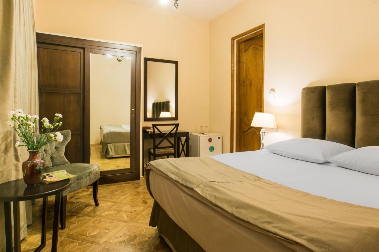 Hotel VIP Tbilisi Buitenkant foto