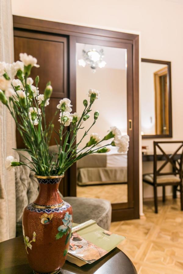 Hotel VIP Tbilisi Buitenkant foto