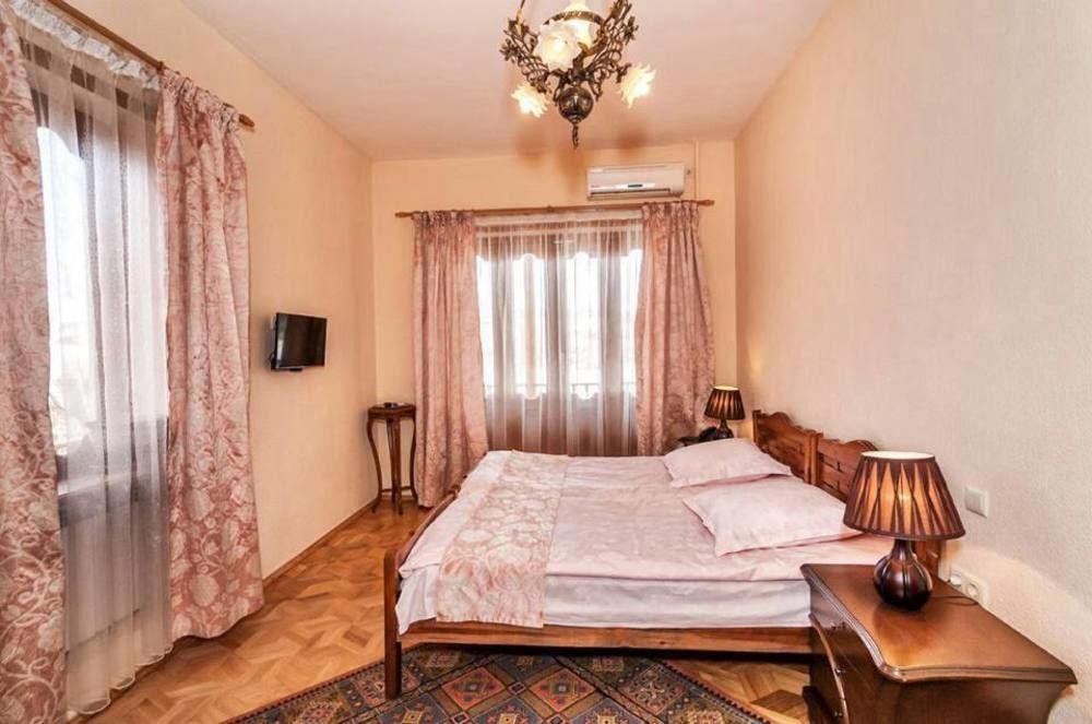 Hotel VIP Tbilisi Buitenkant foto