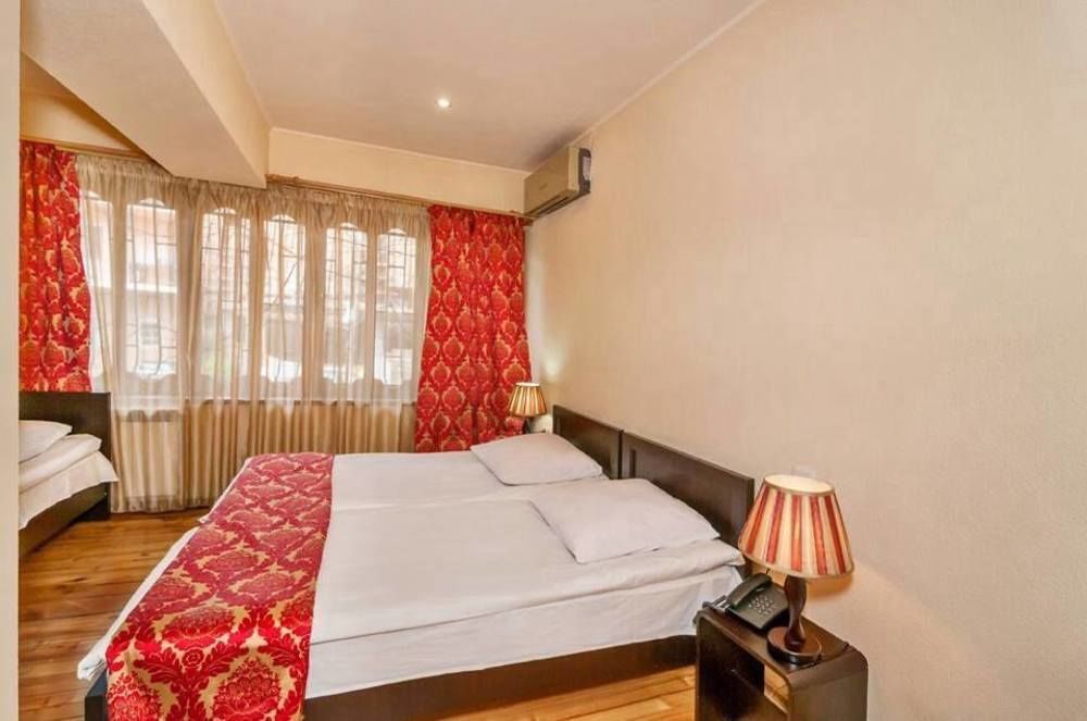 Hotel VIP Tbilisi Buitenkant foto