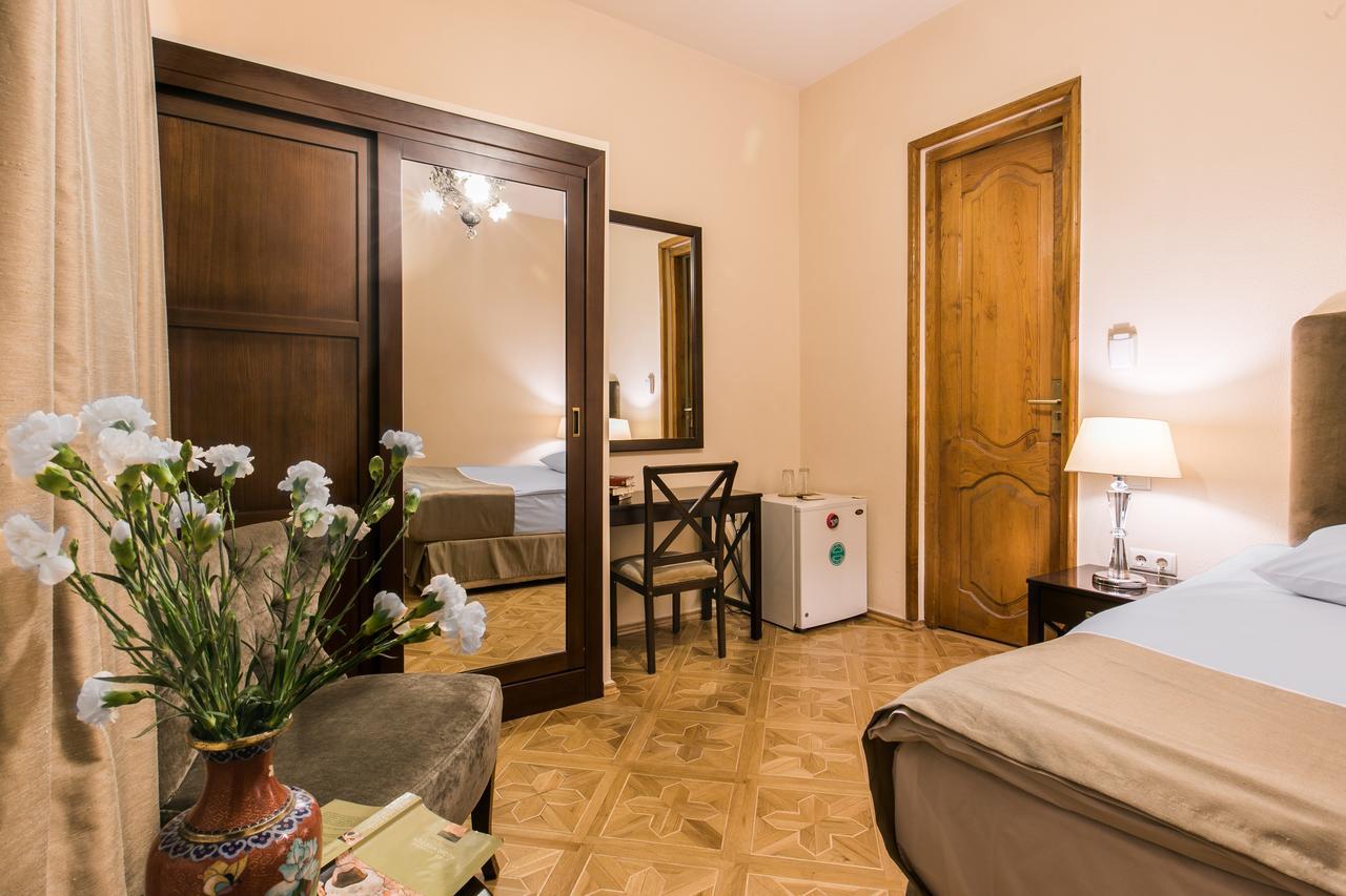 Hotel VIP Tbilisi Buitenkant foto
