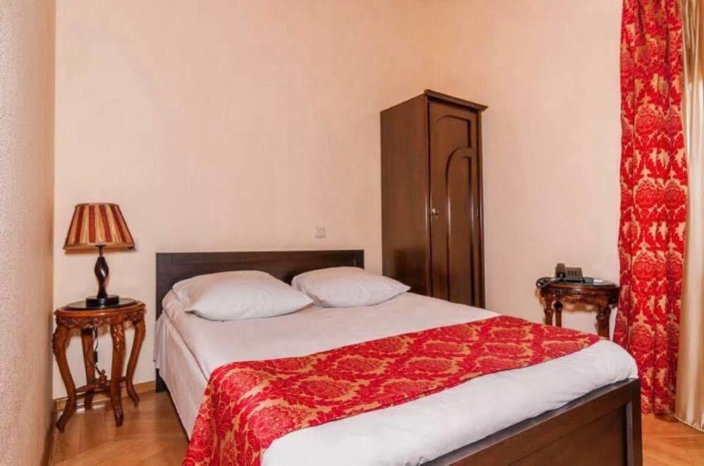 Hotel VIP Tbilisi Buitenkant foto