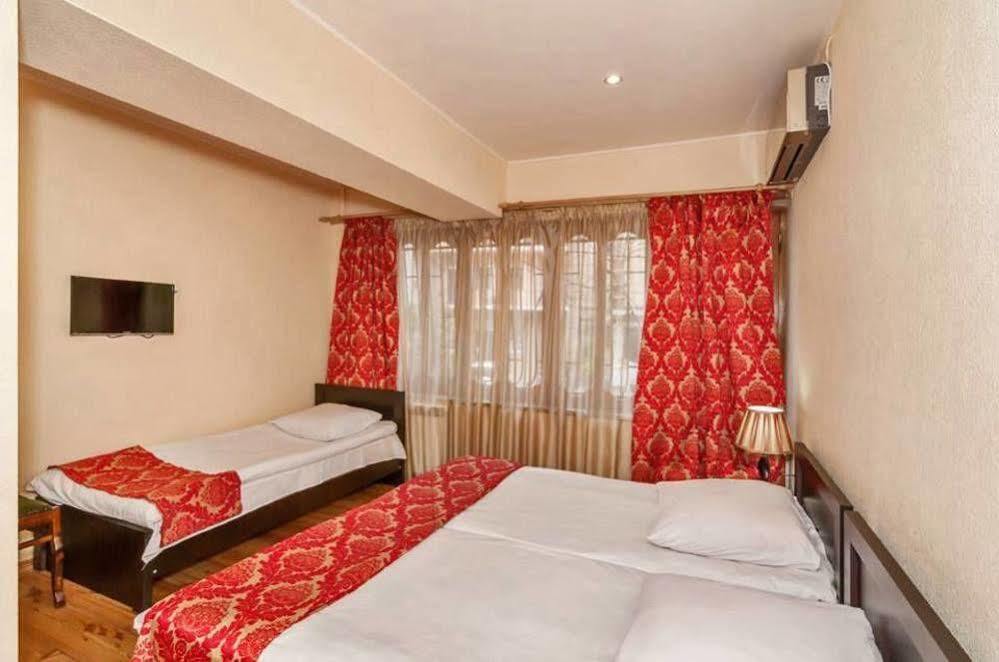 Hotel VIP Tbilisi Buitenkant foto
