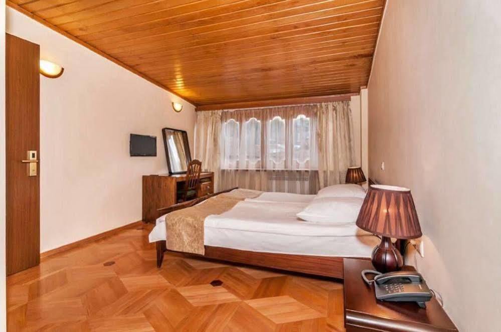 Hotel VIP Tbilisi Buitenkant foto