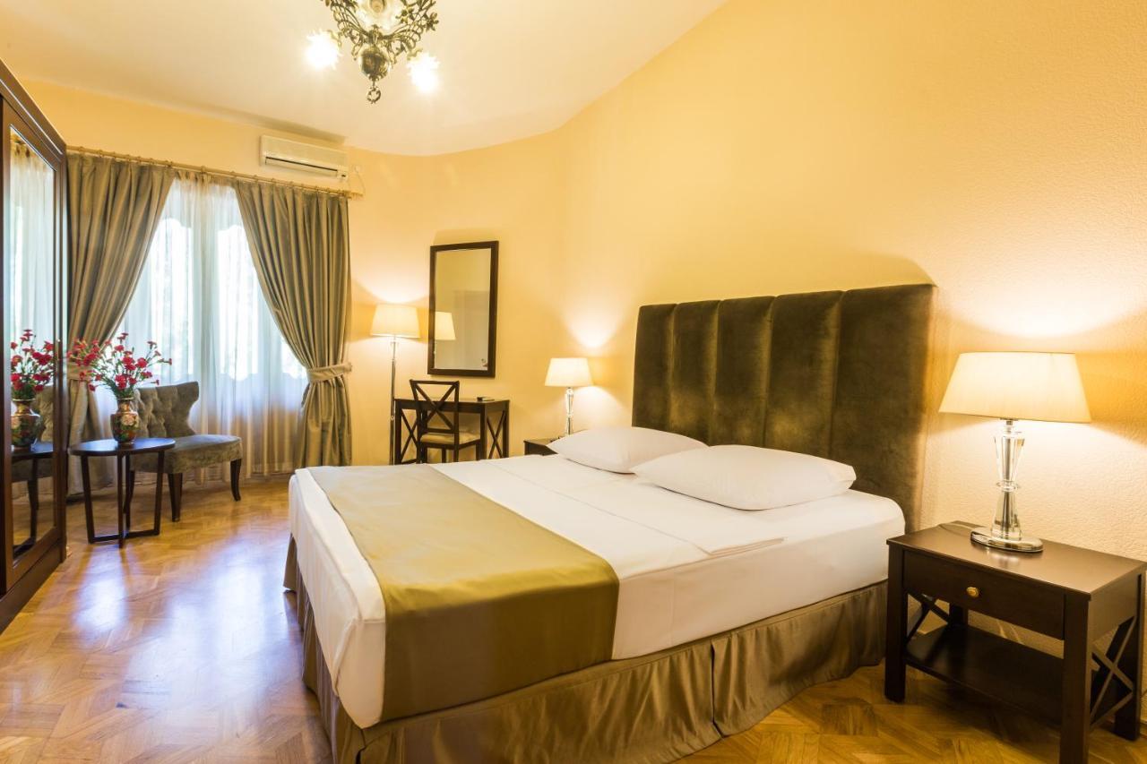 Hotel VIP Tbilisi Buitenkant foto