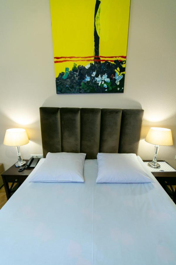 Hotel VIP Tbilisi Buitenkant foto