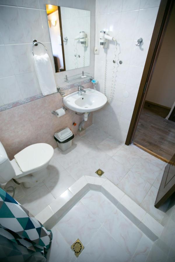 Hotel VIP Tbilisi Buitenkant foto